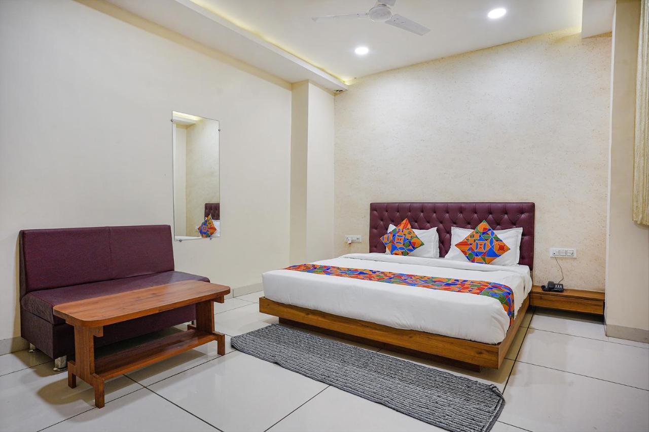Fabhotel Sukh Vilas Indore Exterior photo